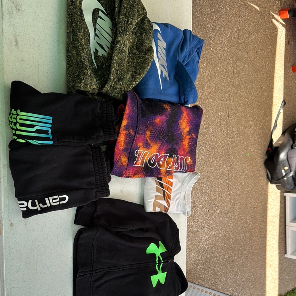 Nike, Carhartt and Under Armour Clothing Bundle